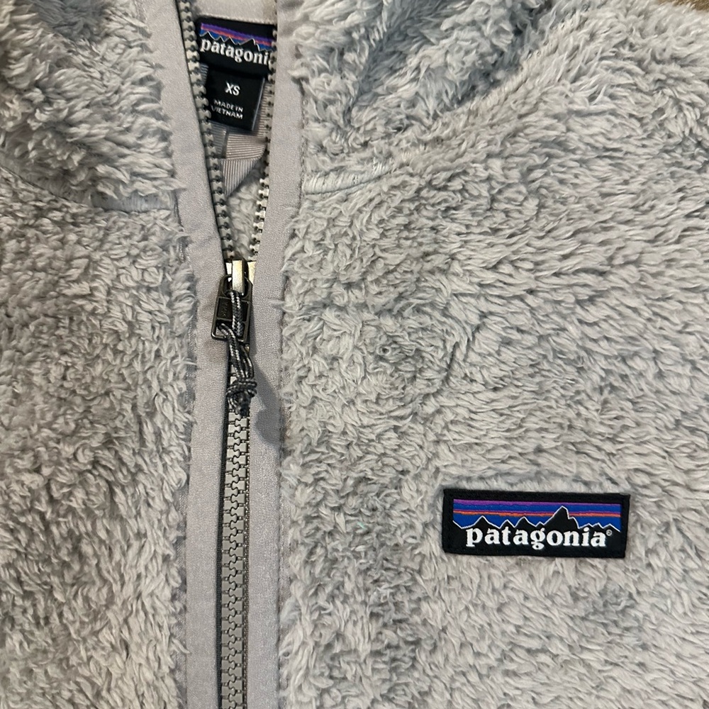 Patagonia  Zip-Up Gray pullover - Picture 2 of 2
